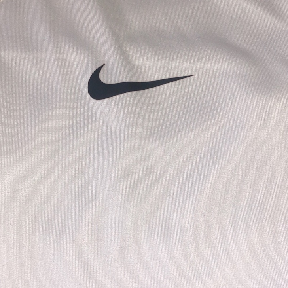 Nike - Picture 2 of 3
